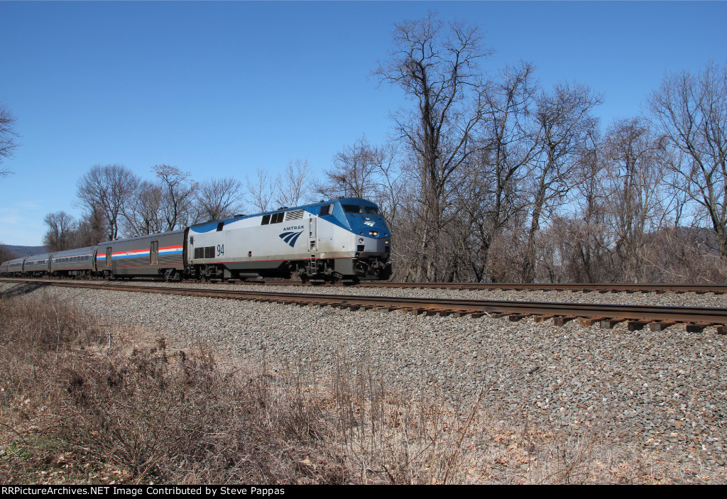 Amtrak 94 takes train 42 East toward Harrisburg